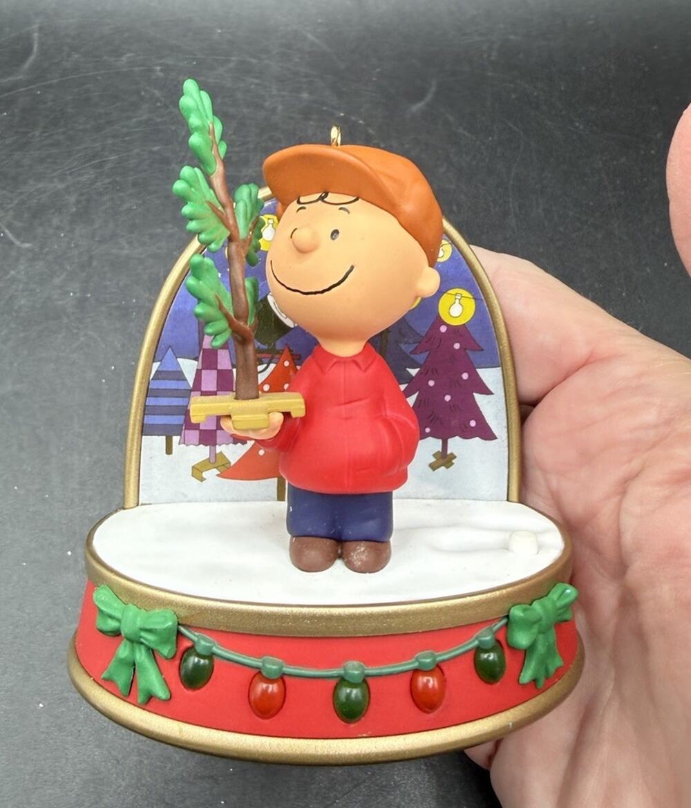 A Charlie Brown Christmas Hallmark Storytellers Peanuts Ornament No Box -LO29